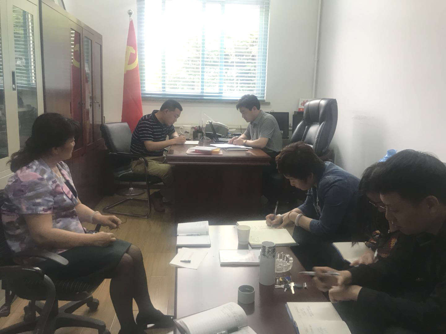 强化责任担当，做“讲奉献、有作为”的合格党员——书记讲党课 1
