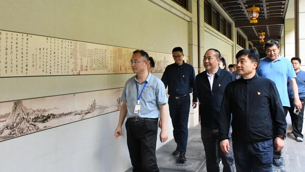 览版本华章,筑党建同心——物资流通国际合作事务中心、中国物流信息中心、中国市场杂志社联合开展主题党日活动 2 览版本华章,筑党建同心——物资流通国际合作事务中心、中国物流信息中心、中国市场杂志社联合开展主题党日活动 2