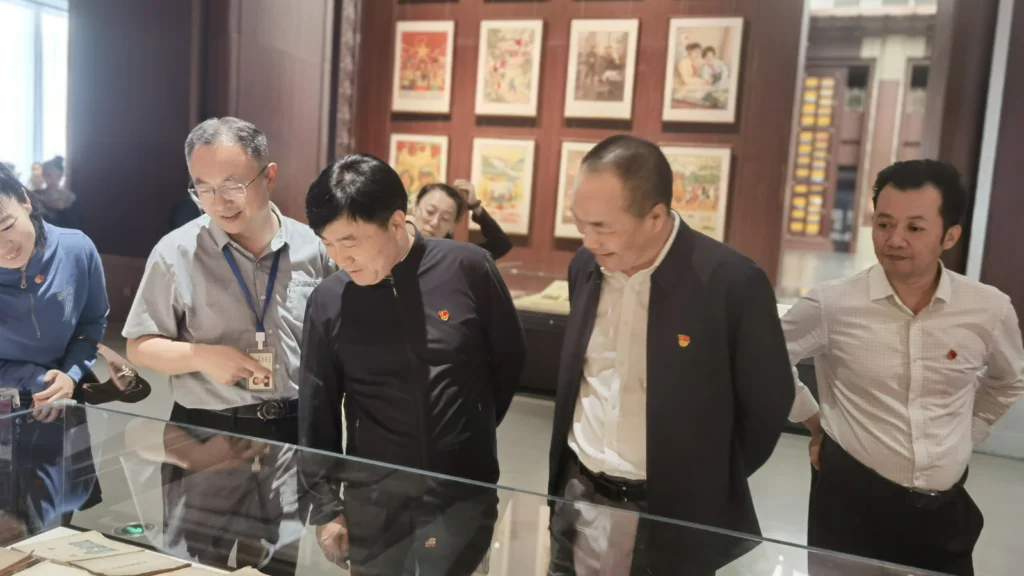 览版本华章,筑党建同心——物资流通国际合作事务中心、中国物流信息中心、中国市场杂志社联合开展主题党日活动 3 览版本华章,筑党建同心——物资流通国际合作事务中心、中国物流信息中心、中国市场杂志社联合开展主题党日活动 3