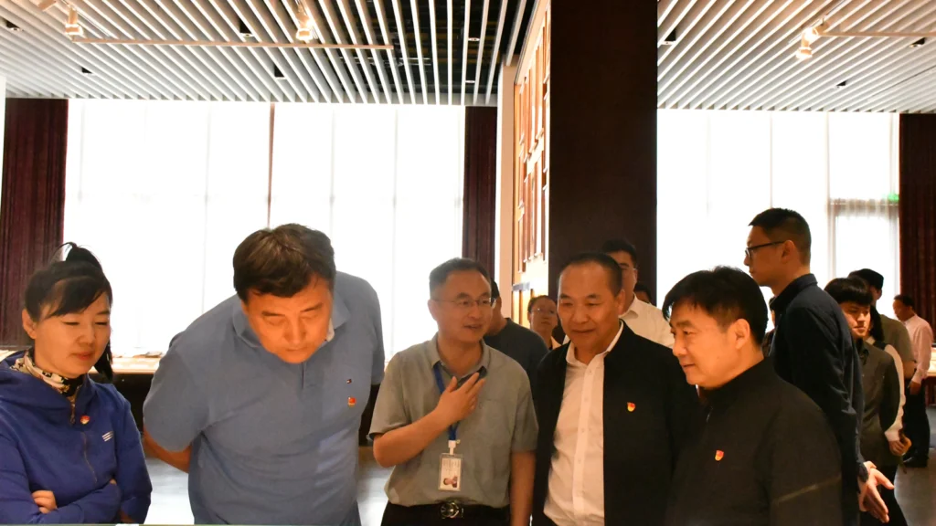 览版本华章,筑党建同心——物资流通国际合作事务中心、中国物流信息中心、中国市场杂志社联合开展主题党日活动 4 览版本华章,筑党建同心——物资流通国际合作事务中心、中国物流信息中心、中国市场杂志社联合开展主题党日活动 4