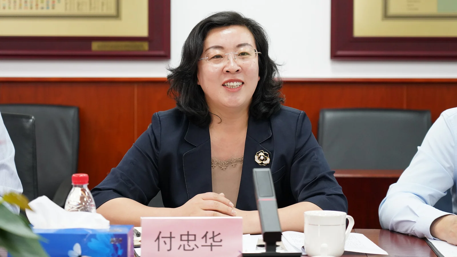 中国-上海合作组织地方经贸合作示范区管委会付忠华一行到我中心交流座谈 3