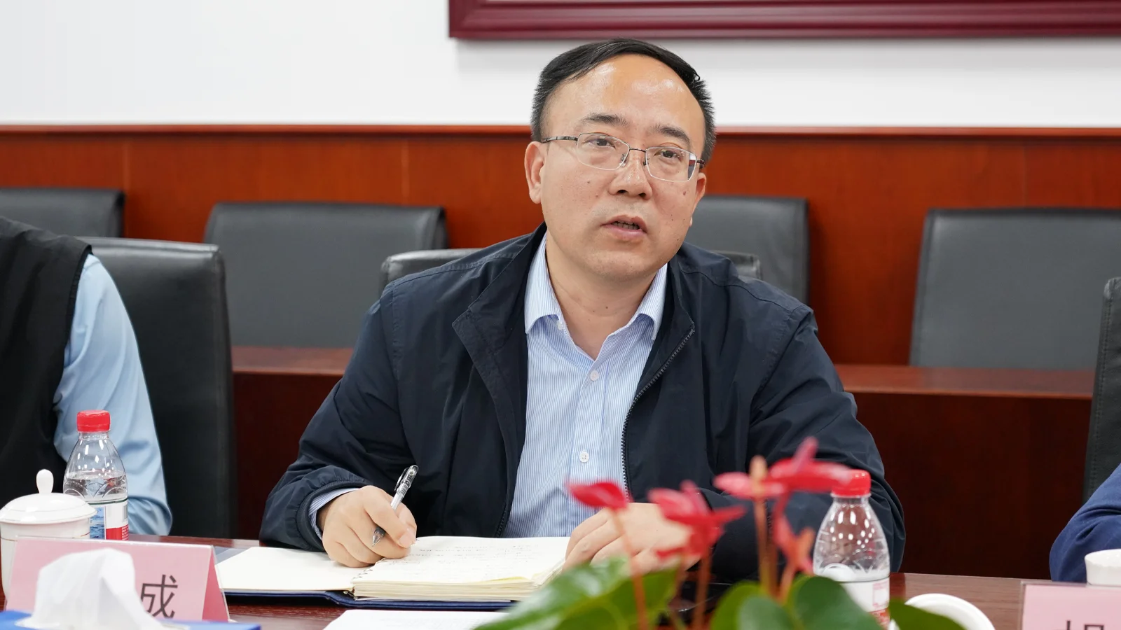 中国-上海合作组织地方经贸合作示范区管委会付忠华一行到我中心交流座谈 5
