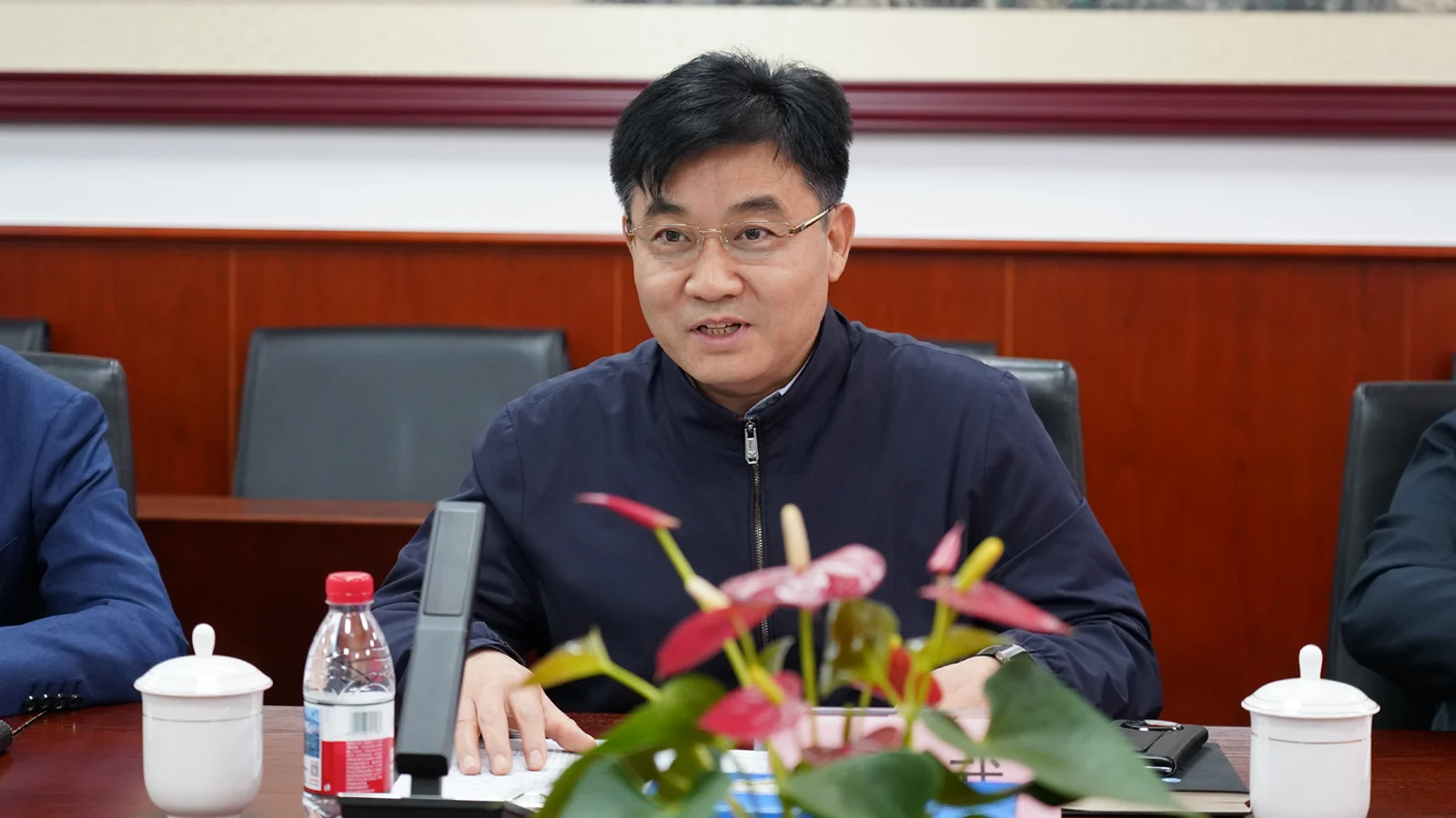中国-上海合作组织地方经贸合作示范区管委会付忠华一行到我中心交流座谈 6