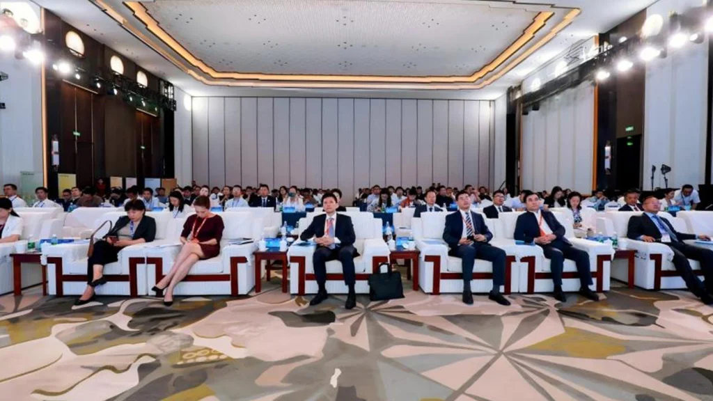 深化东西开放协同 共拓亚欧合作新空间——王校武主任出席第九届中国—亚欧博览会开幕式