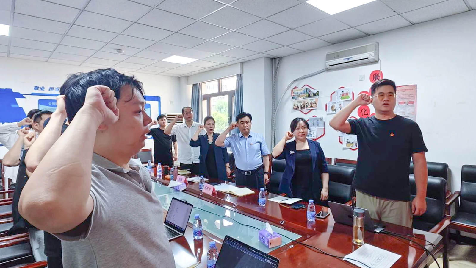 中心组织全体职工收看庆祝中国共产党成立105周年大会并表彰优秀党员和党务工作者 1 中心组织全体职工收看庆祝中国共产党成立105周年大会并表彰优秀党员和党务工作者 1