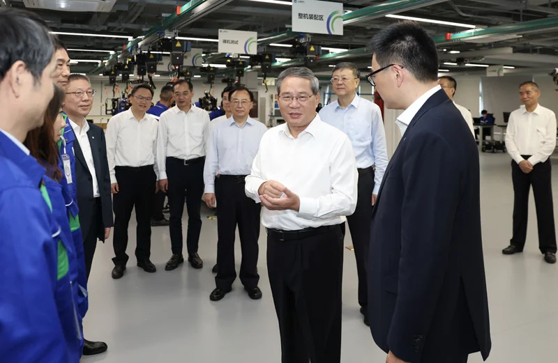 李强在上海调研时强调 加快培育壮大新兴产业和未来产业 持续做大做强先进制造业 1 李强在上海调研时强调 加快培育壮大新兴产业和未来产业 持续做大做强先进制造业 1